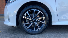 Toyota Yaris 1.5 Hybrid Design 5dr CVT Hybrid Hatchback